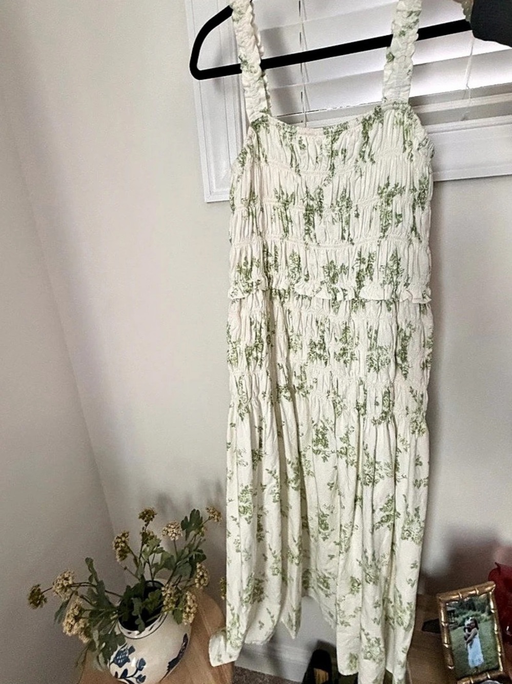 Universal Thread Women's Smocked Maxi A-Line Dress Floral White & Green Medium